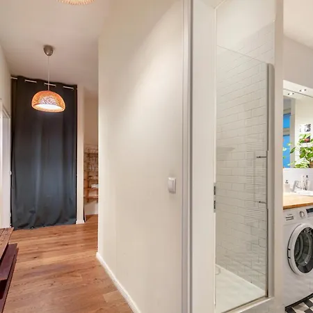Apartment Schoene Dreizimmerwohnung *